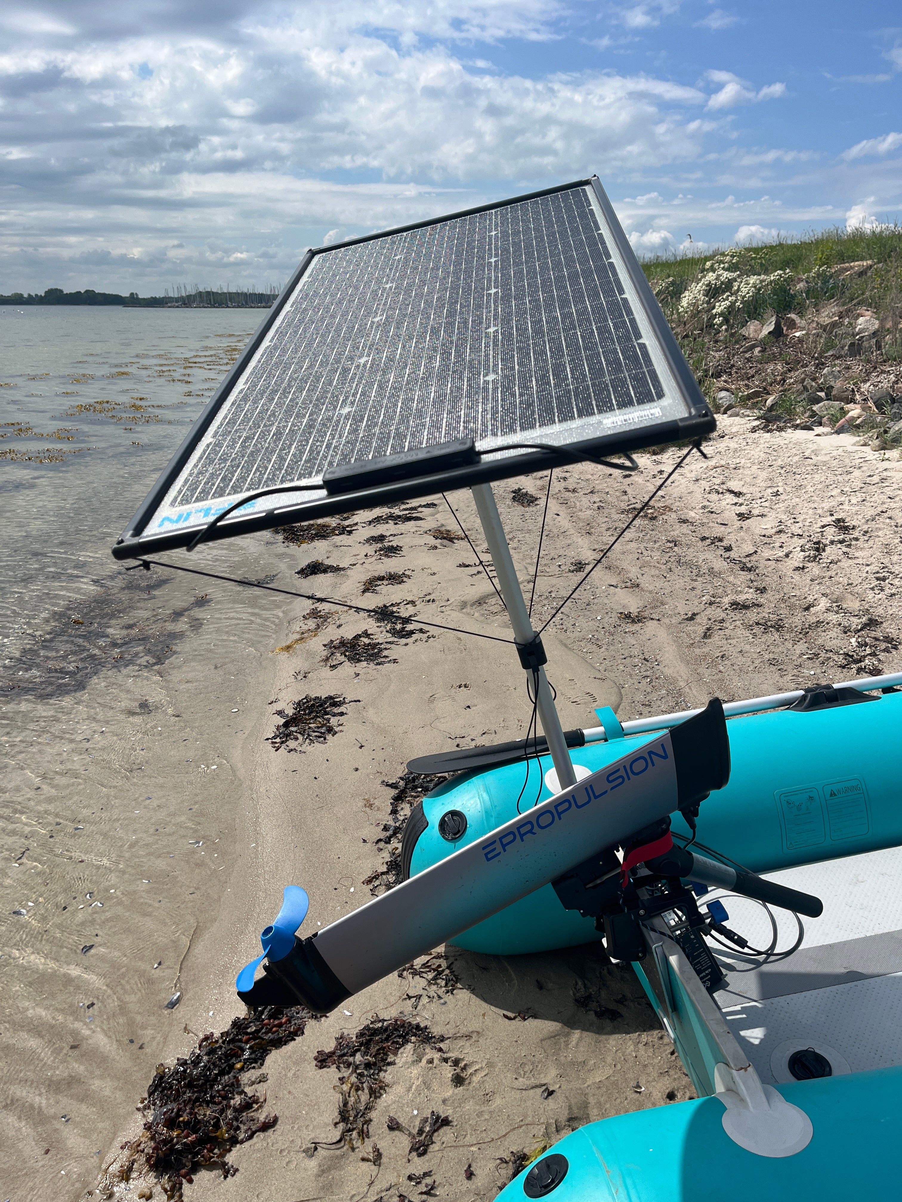 FLINdinghyᐩ – Système solaire pour bateaux pneumatiques