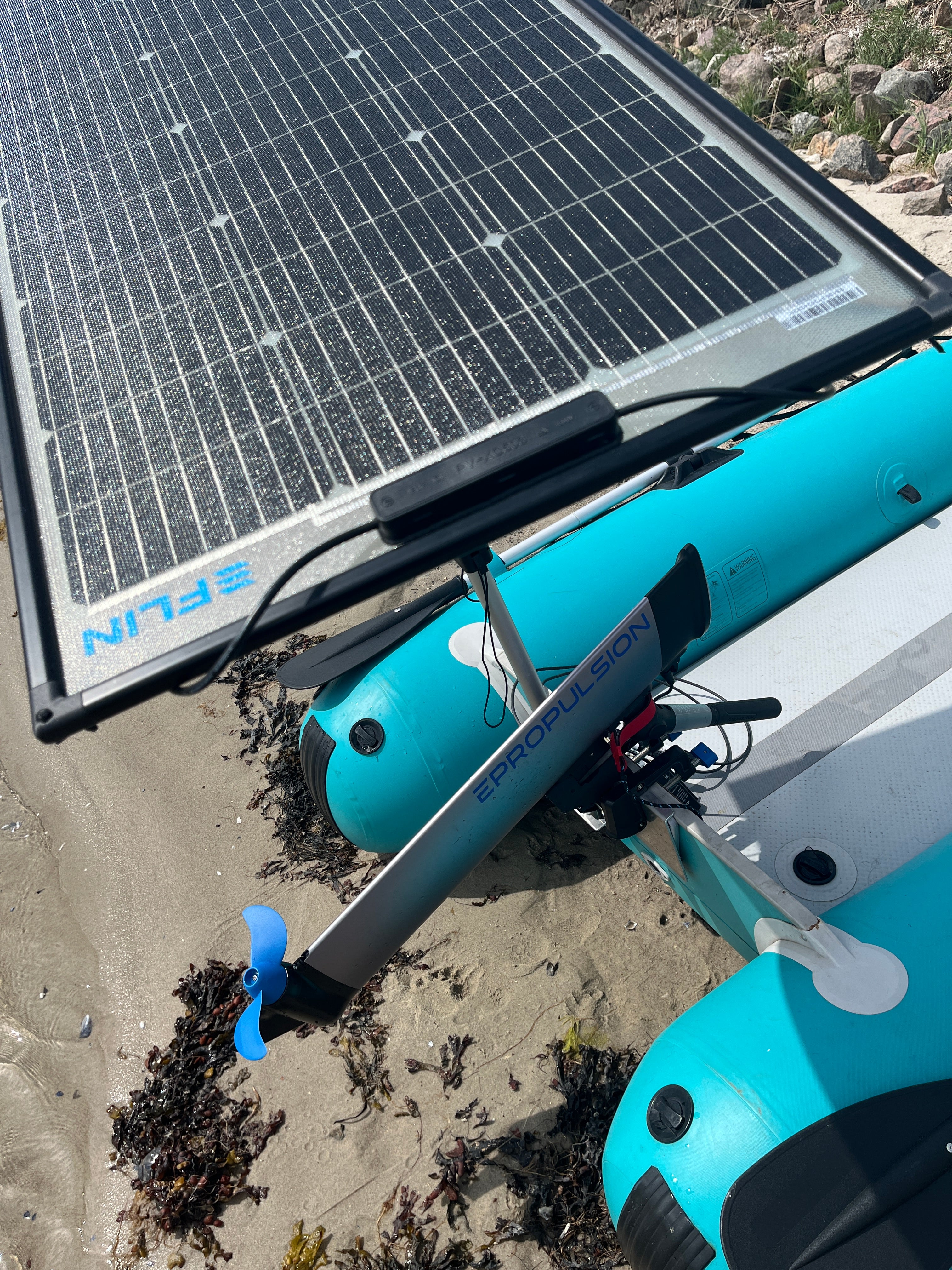 FLINdinghyᐩ – Système solaire pour bateaux pneumatiques