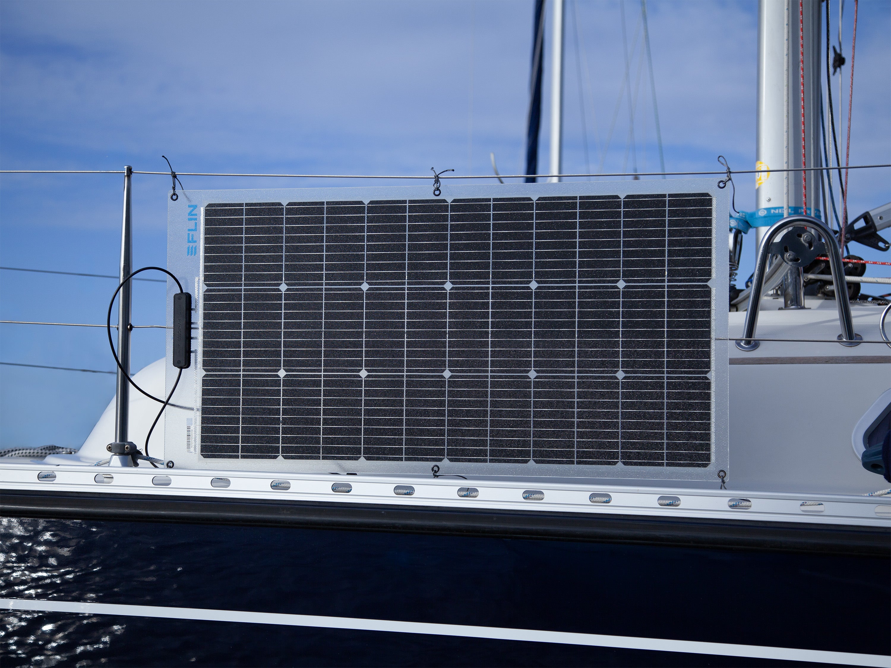 Solarmodul für die Reling von einem Boot