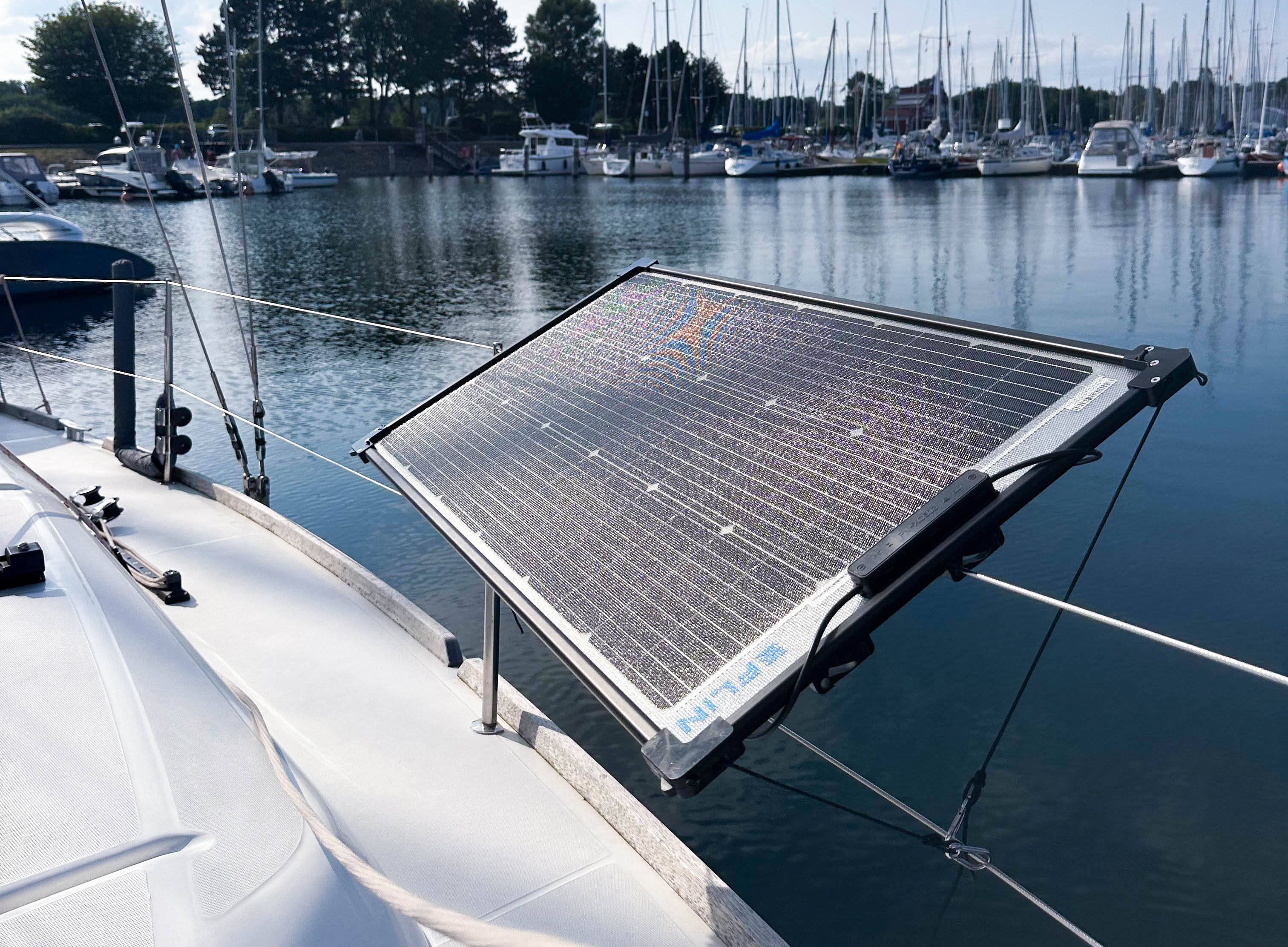 FLINrailᐩ zum Einhängen in die Reling